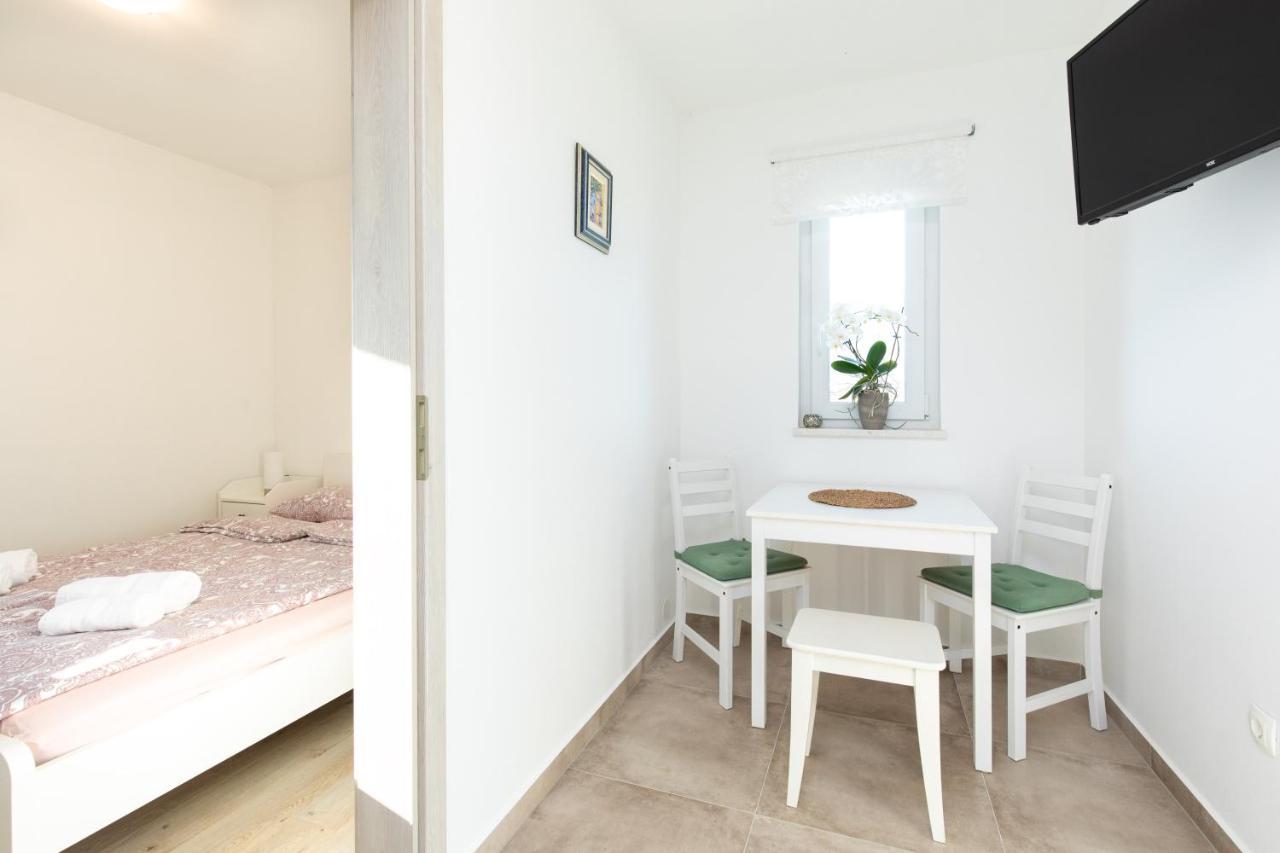 Apartments Brig Perfect Countryside Holiday! Крк Экстерьер фото
